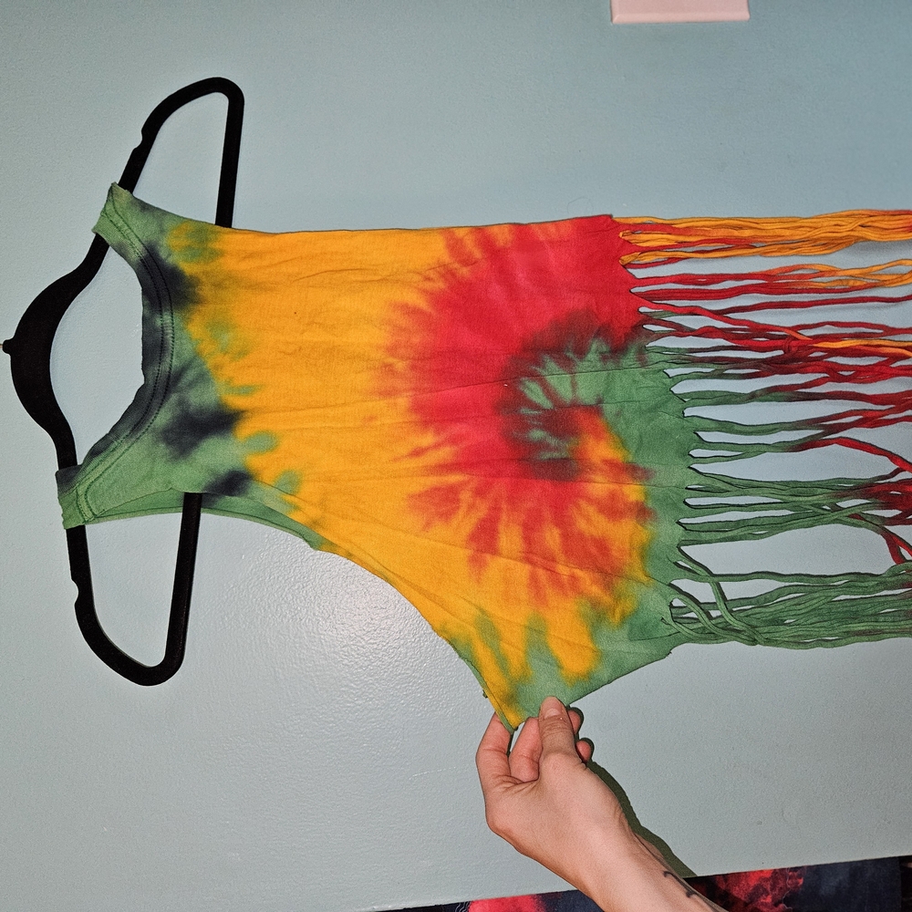 Bob Marley Tie-Dye Fringe Tank Top - Picture 2 of 3